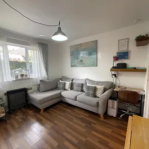 Grundy House Apartment